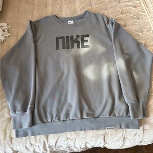 Nike sweatshirt
Very good condition